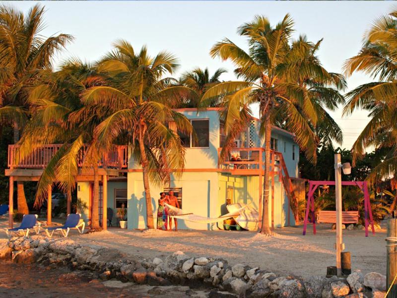 White Sands Inn Marathon Exterior photo